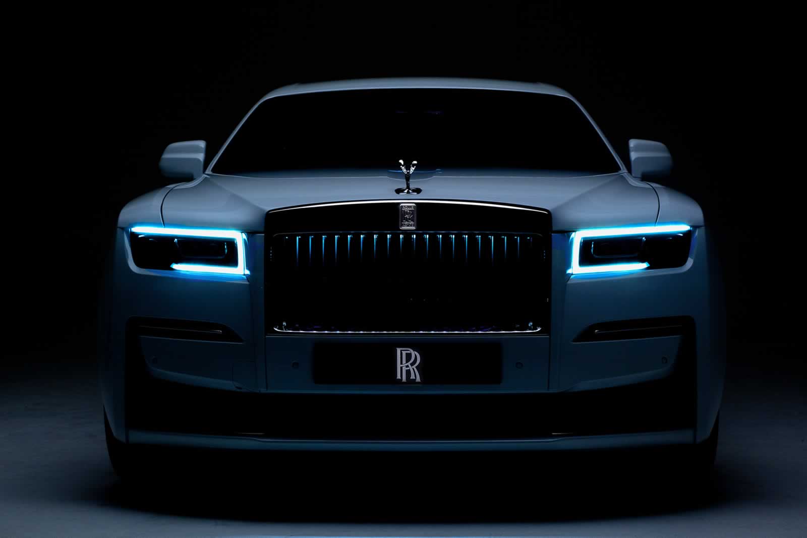 Rolls-Royce Ghost white hero