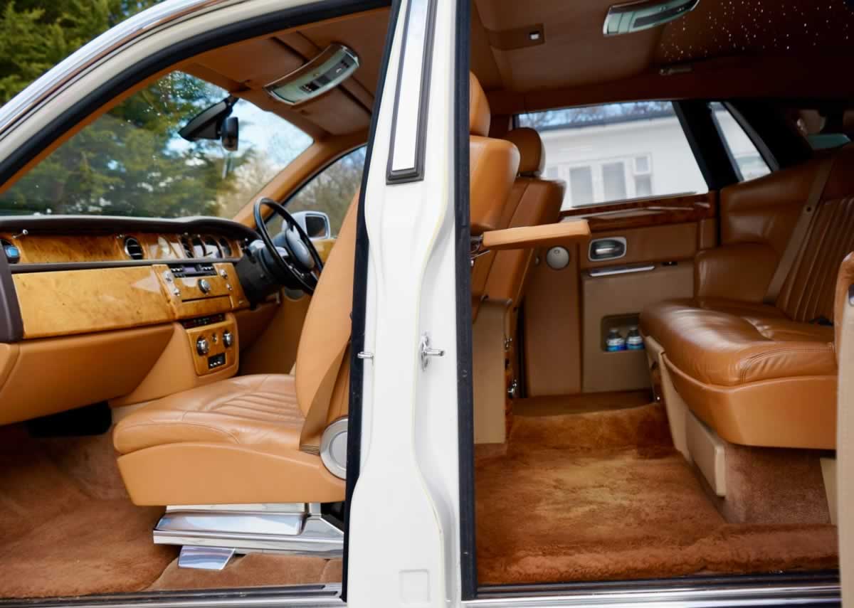 Rolls-Royce Phantom Series I sideview open doors closeup