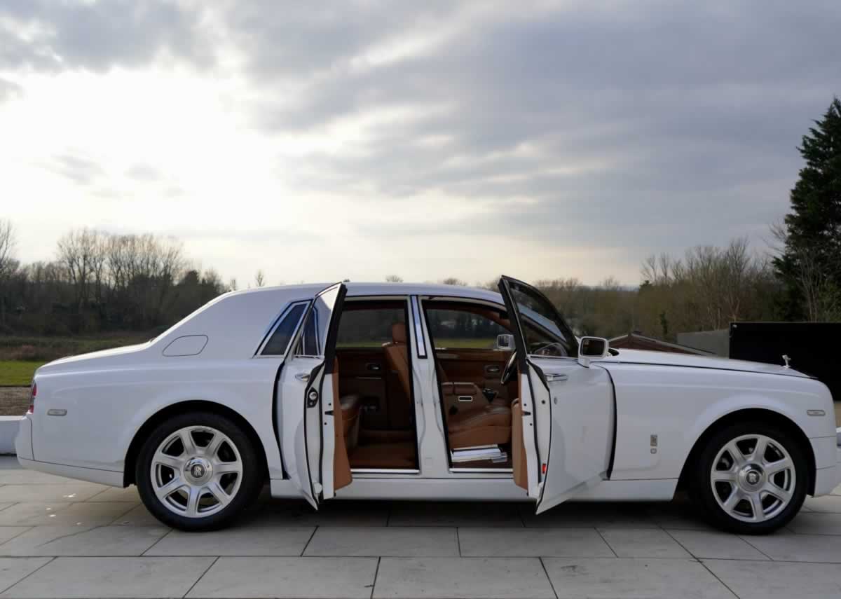 Rolls-Royce Phantom Series 1 side open doors