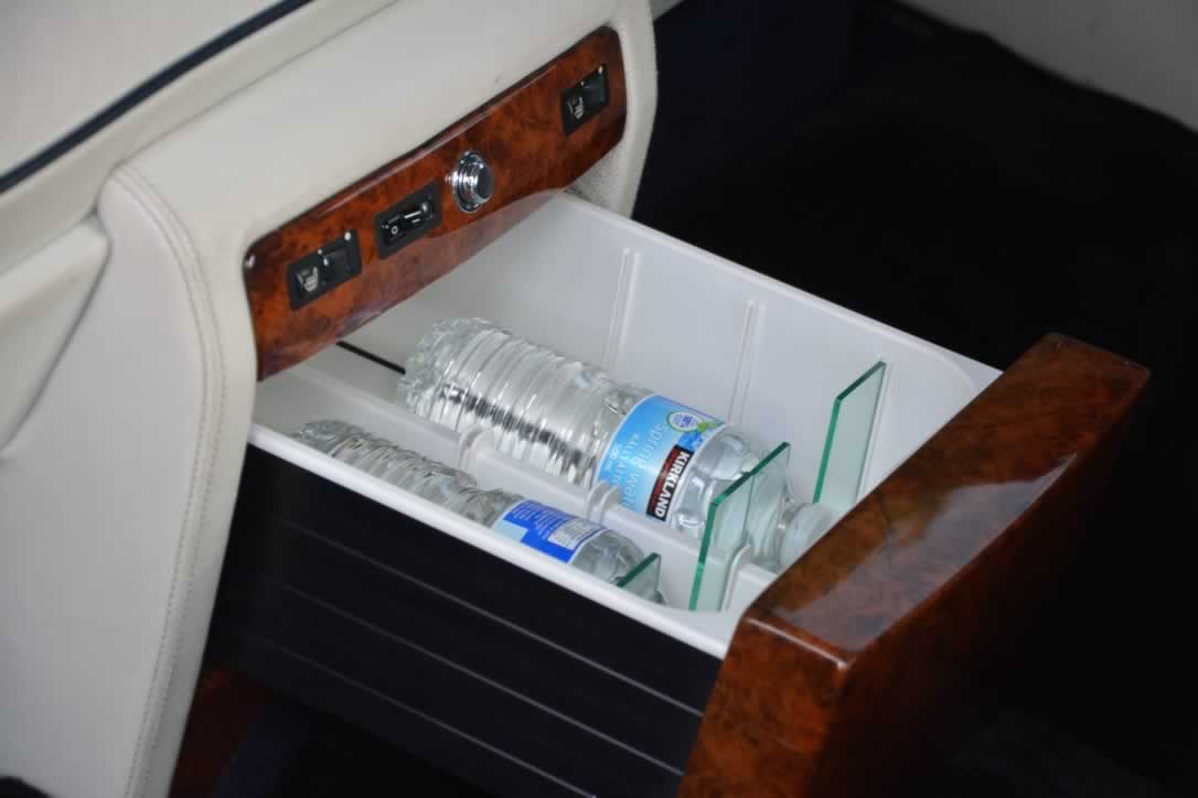 Rolls-Royce Phantom VII Series II fridge in rear cabin