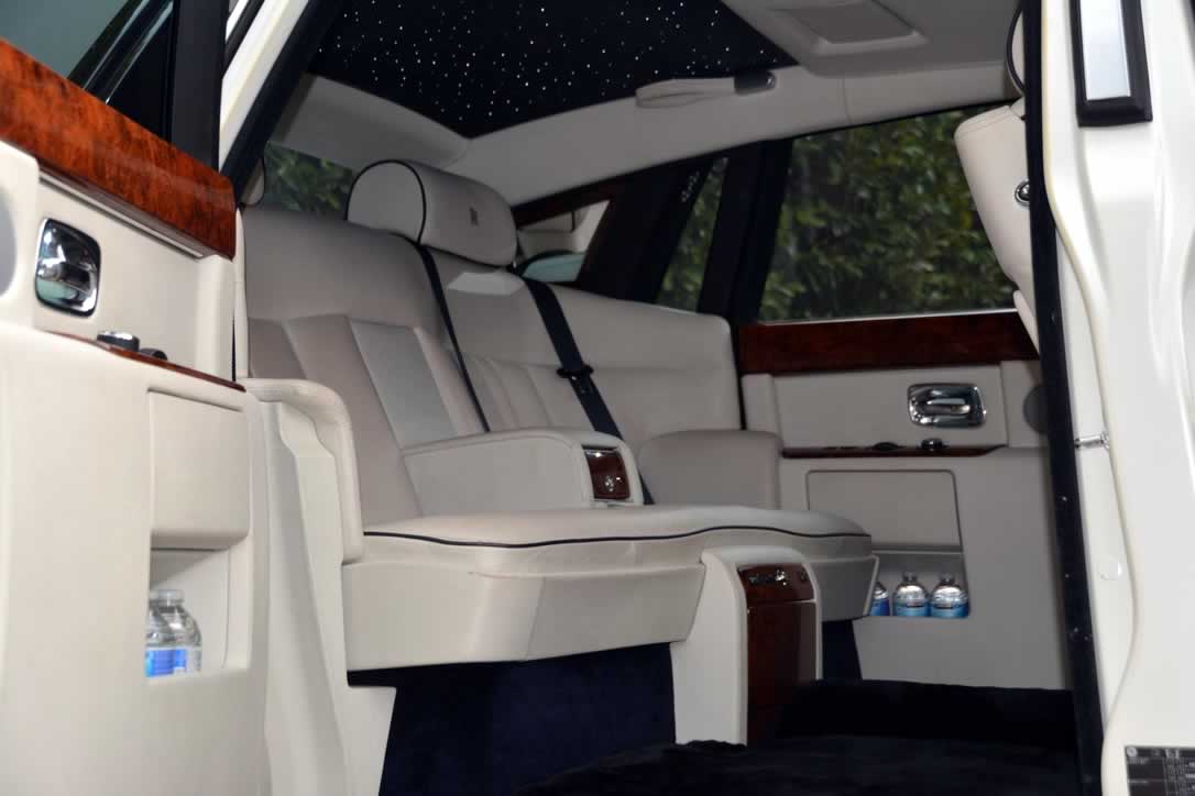 Rolls-Royce Phantom VII Series II interior rear cabin