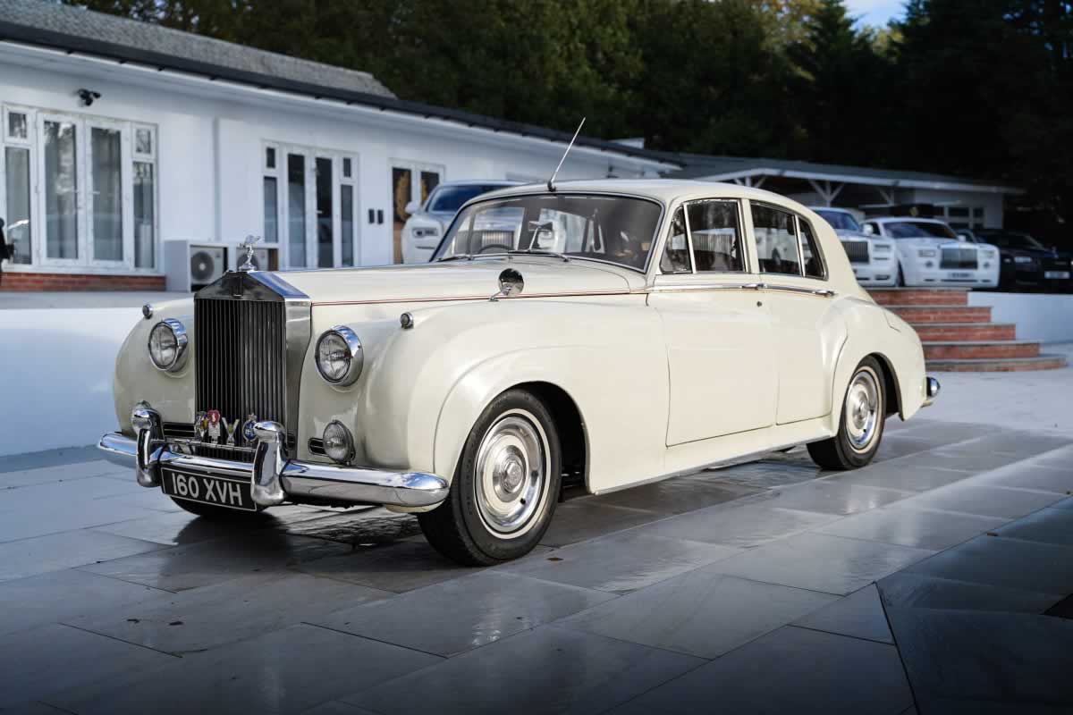 Rolls-Royce Silver Cloud passenger side