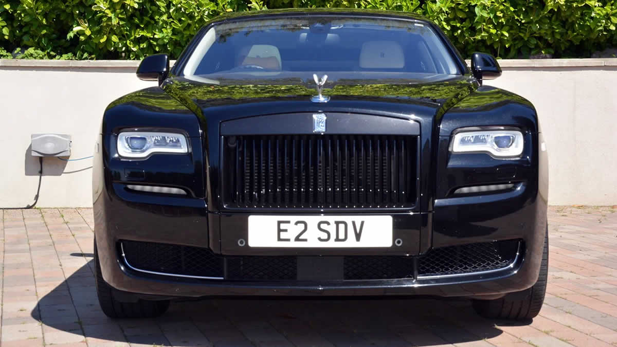 Rolls Royce Ghost Series II white with satin bonnet