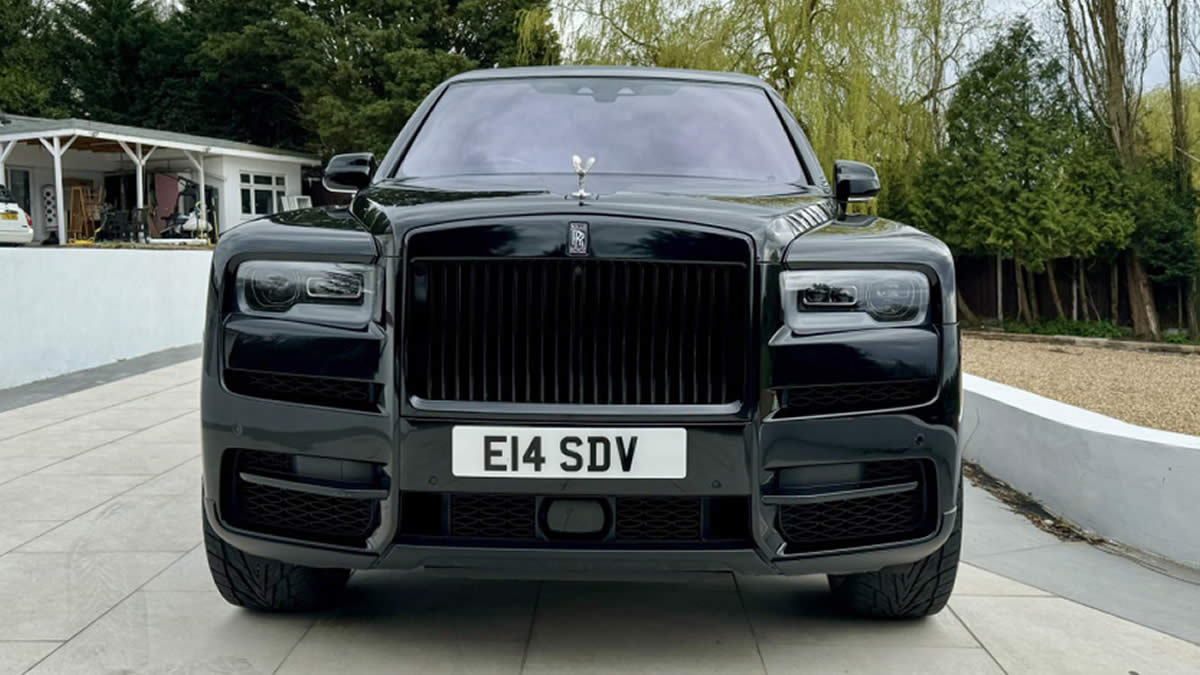 Black Rolls Royce Cullinan SUV