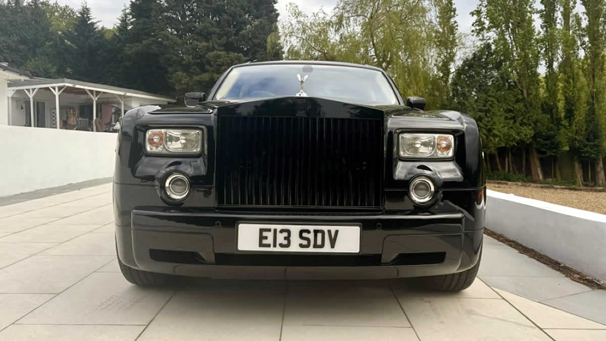 Rolls Royce Phantom VII Series I front