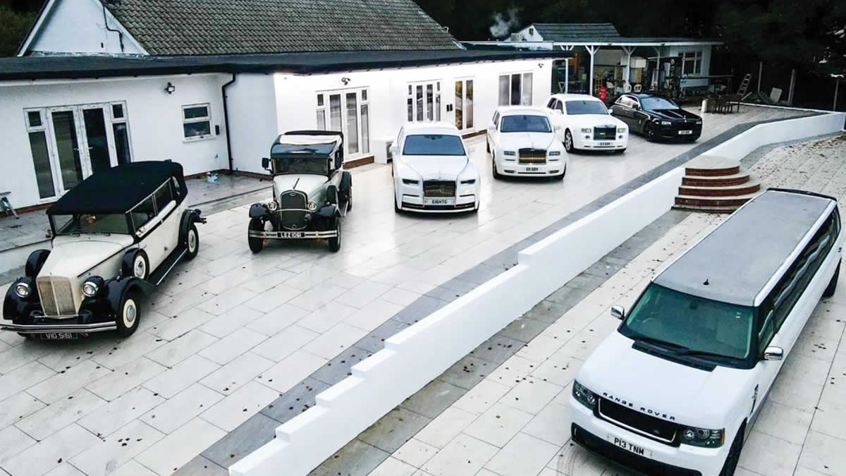 Rolls Royce wedding car lineup