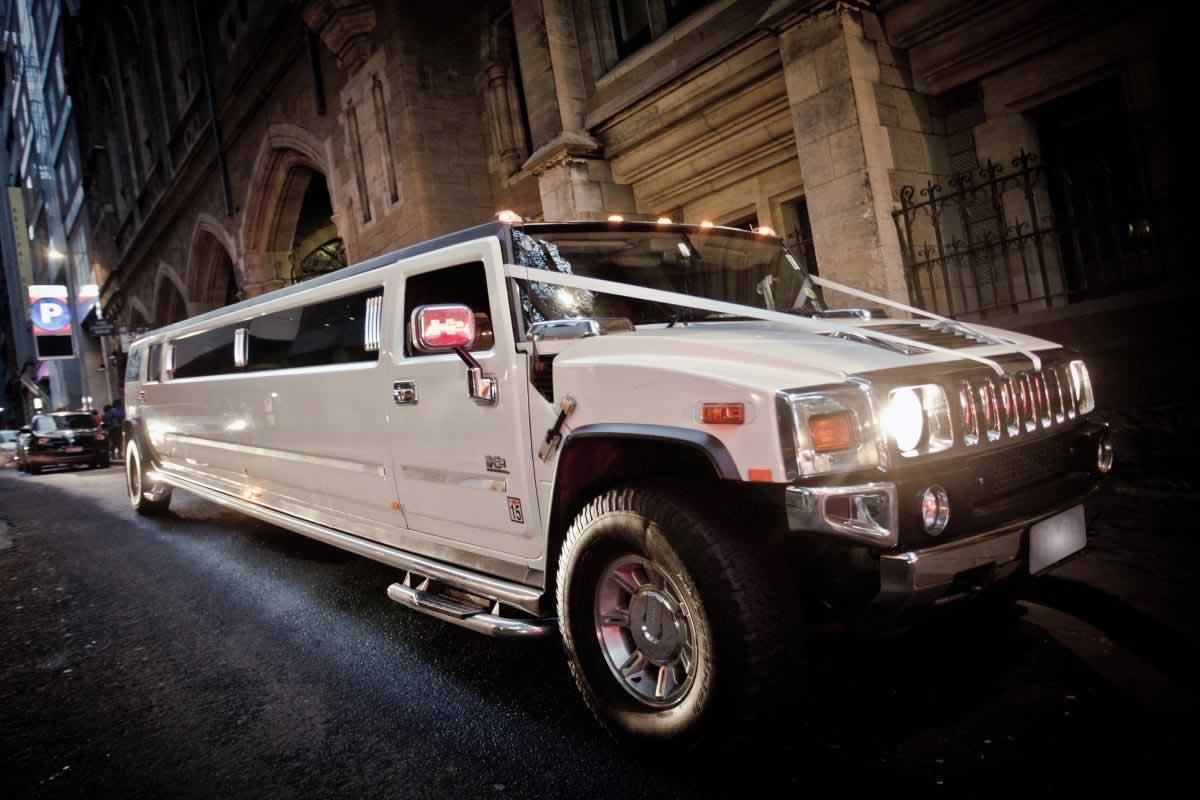 White Hummer H2 exterior 1