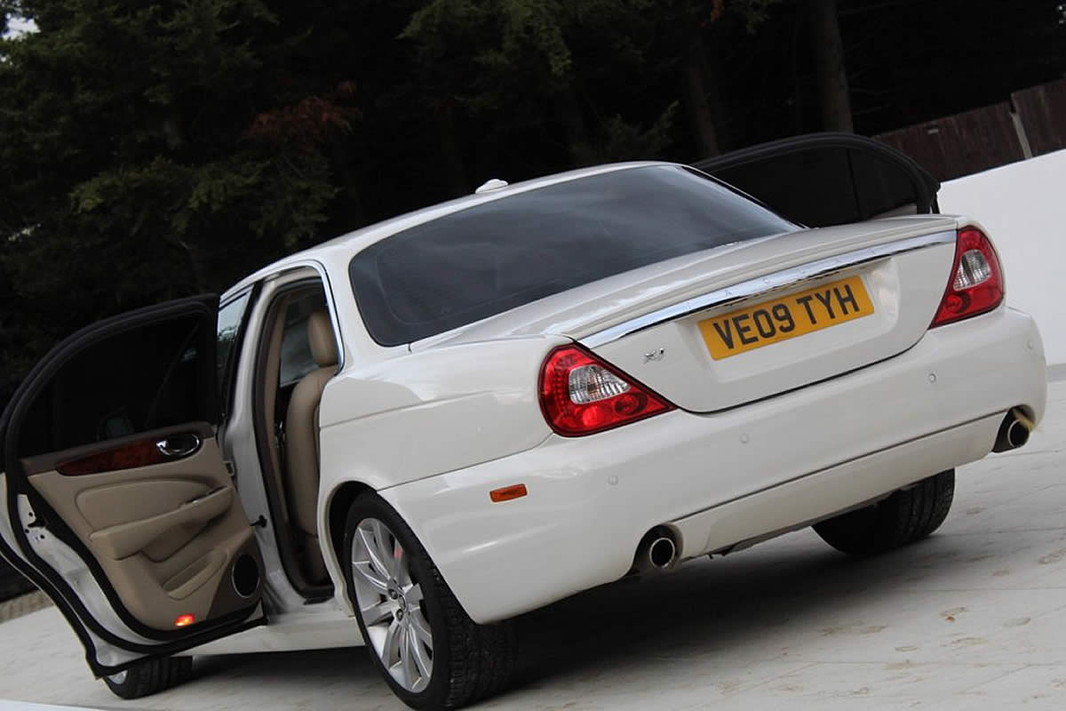 Jaguar-xj exterior rear open door angled