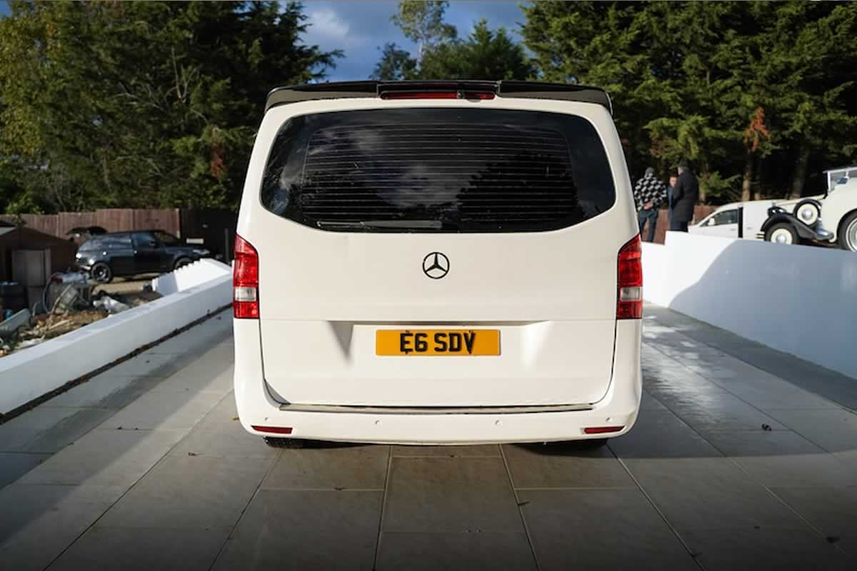 Mercedes V-Class MPV 2