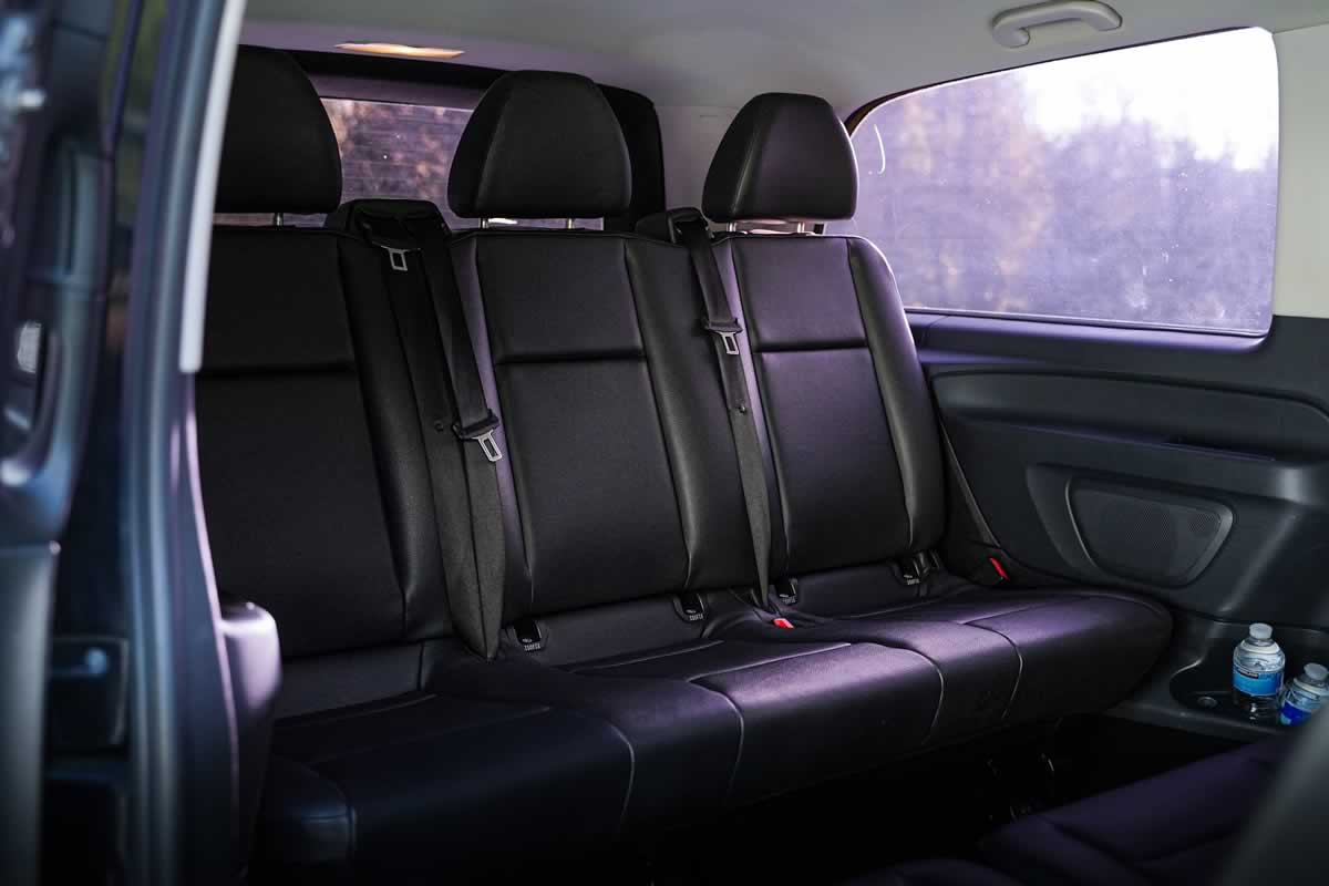 Mercedes V-Class MPV 6