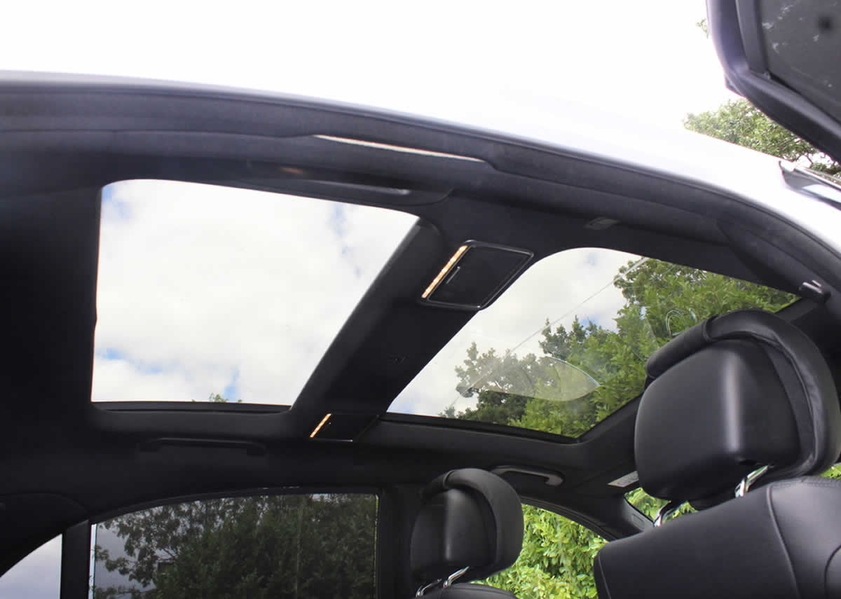 Mercedes S-Class Panoramic roof