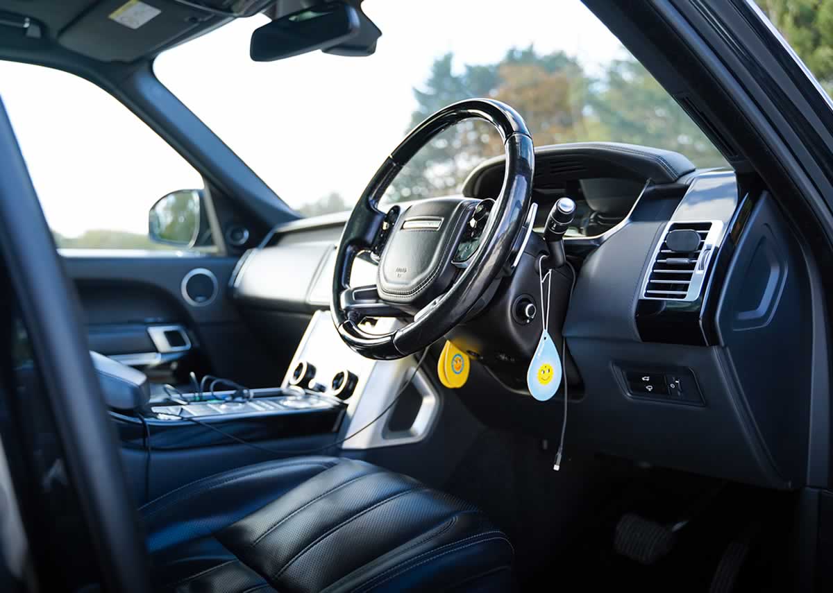 Rangfe Rover Autobiography interior front