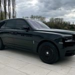 Black Rolls-Royce Cullinan 3/4 driver's side