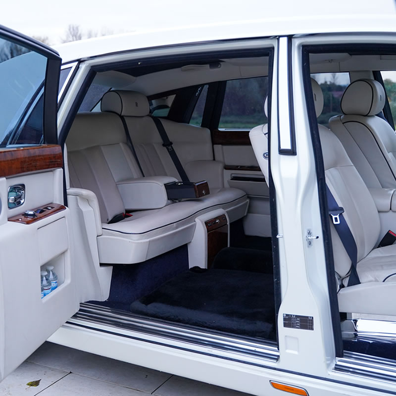 Rolls-Royce Phantom II EWB interior seating