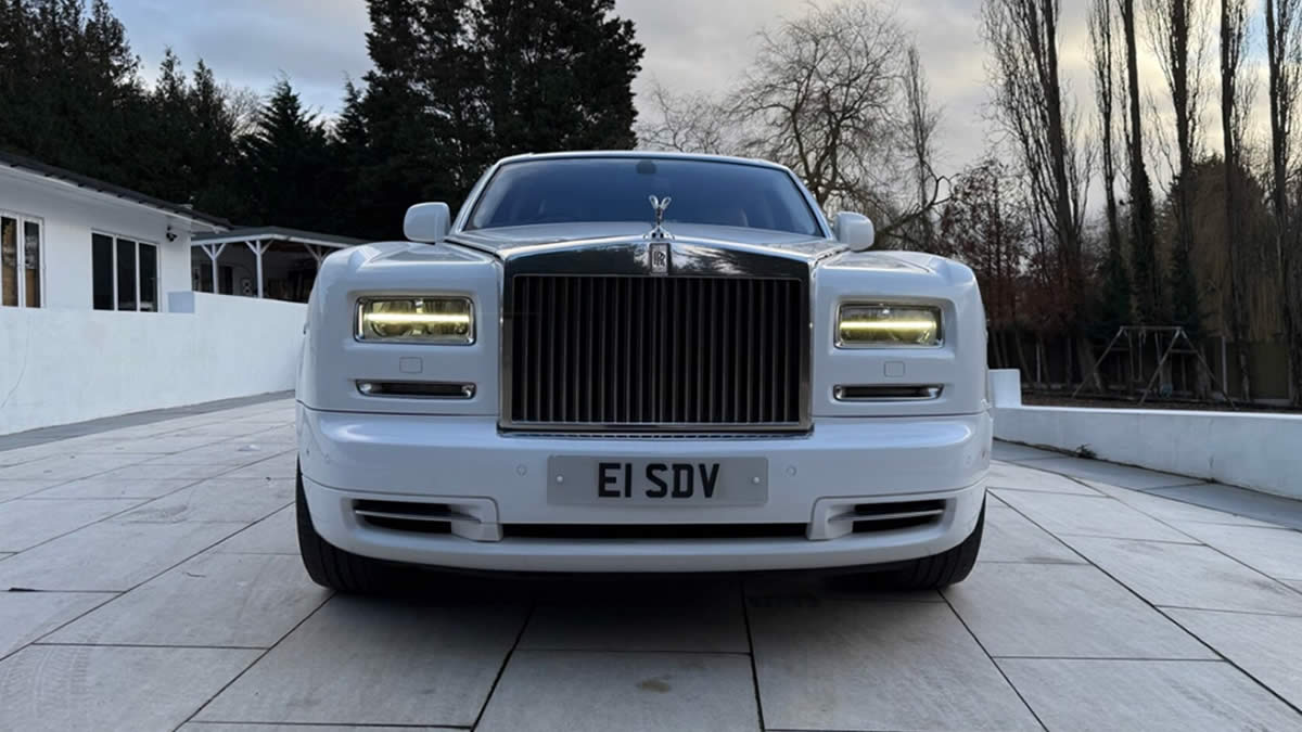 Rolls Royce wedding car lineup
