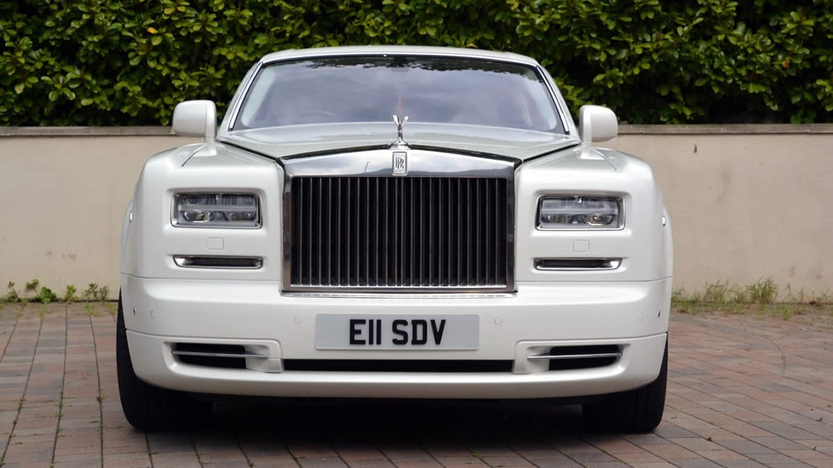 Rolls Royce Phantom VII Series II EWB front