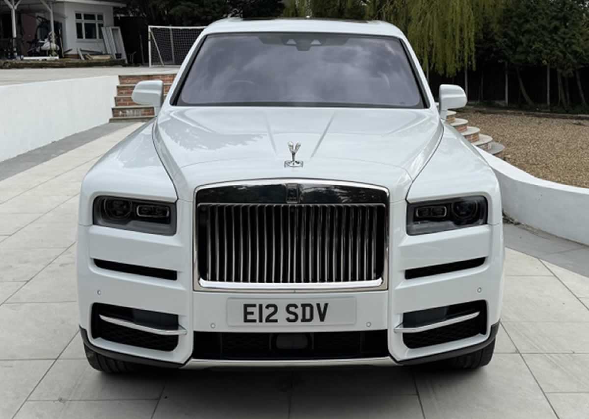 Rolls-Royce Cullinan front grill