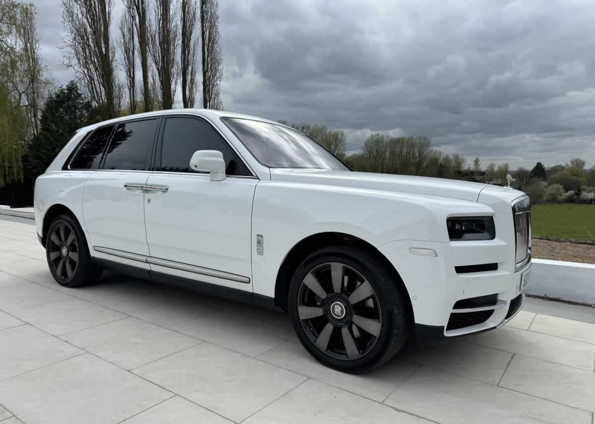 Rolls-Royce Cullinan driver side view
