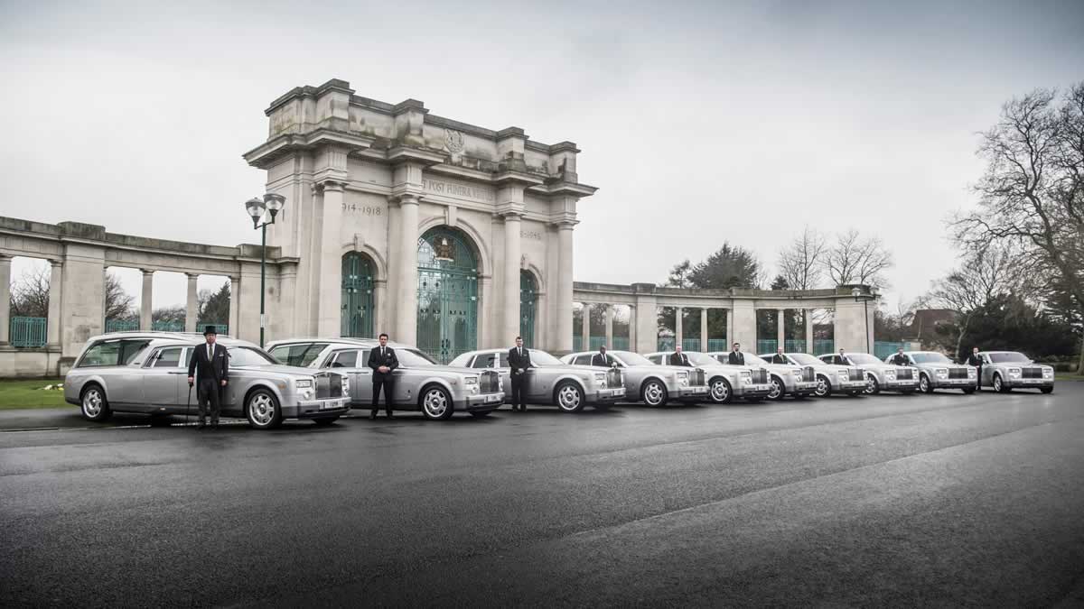 Funeral limousine lineup