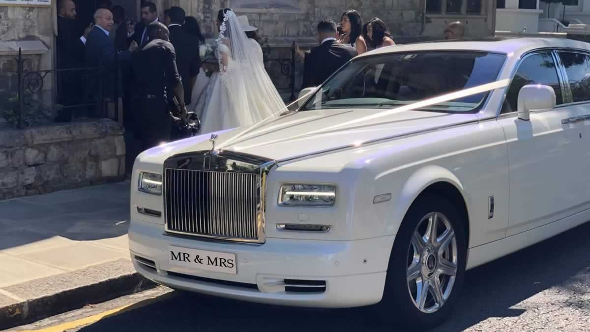 Rolls-Royce wedding car with bridal arrival